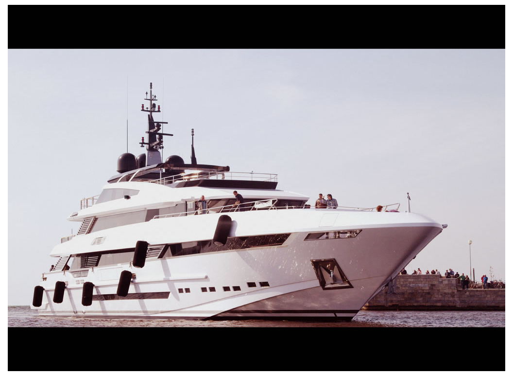 Rossinavi Prince Shark 49m