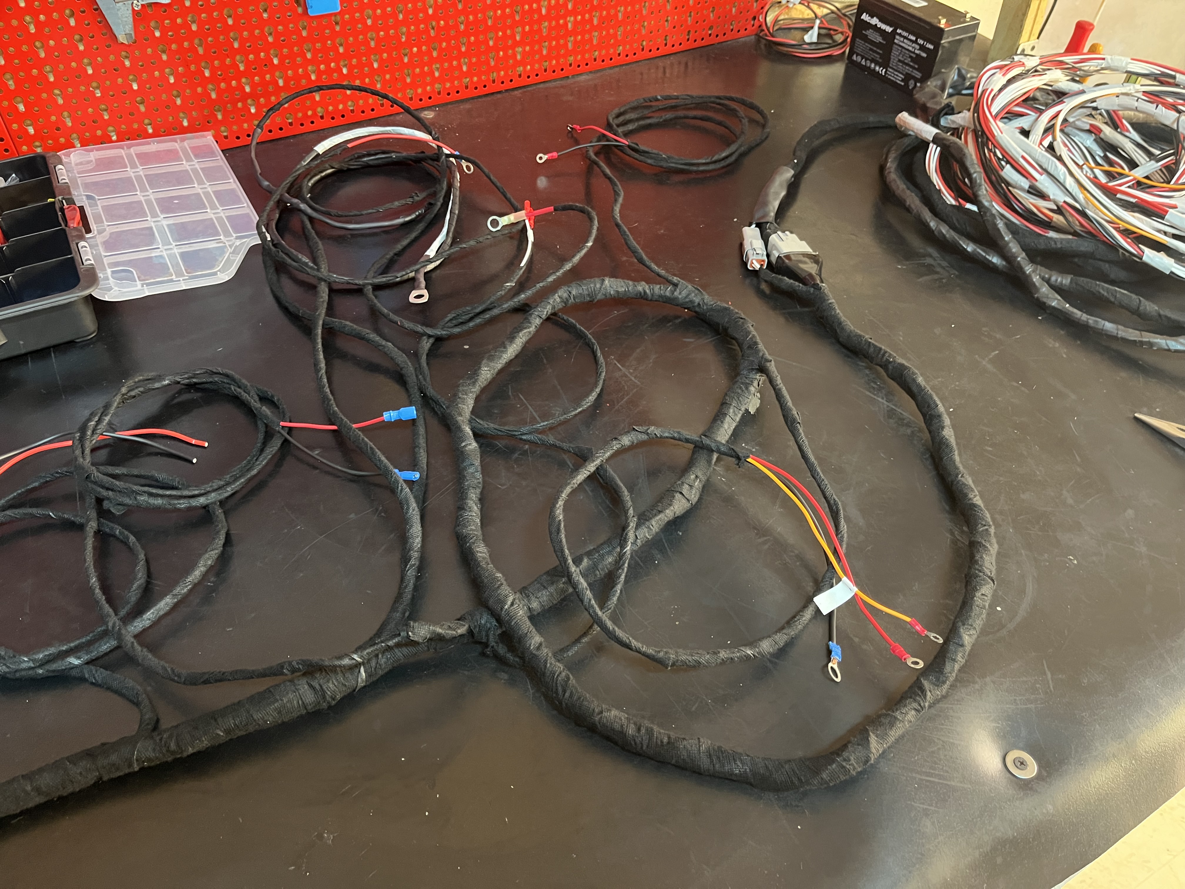 Servizio di realizzazione cablaggi elettrici