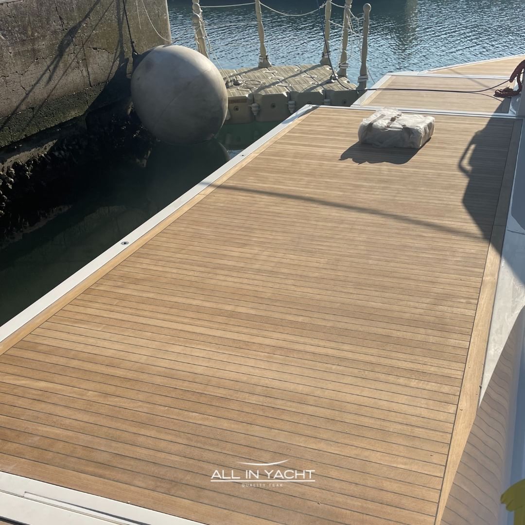 Plancetta di poppa in fase di finitura - catamarano 28mt